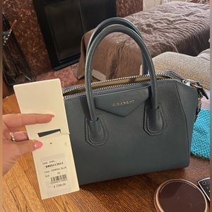 Givenchy Antigona Rare color